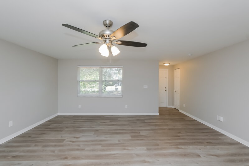 2,335/Mo, 4107 Canoga Park Dr Brandon, FL 33511 Living Room View