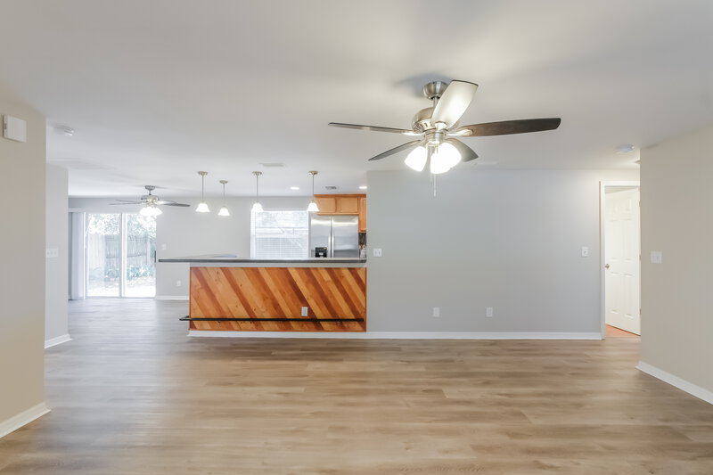 2,335/Mo, 4107 Canoga Park Dr Brandon, FL 33511 Living Room View 3