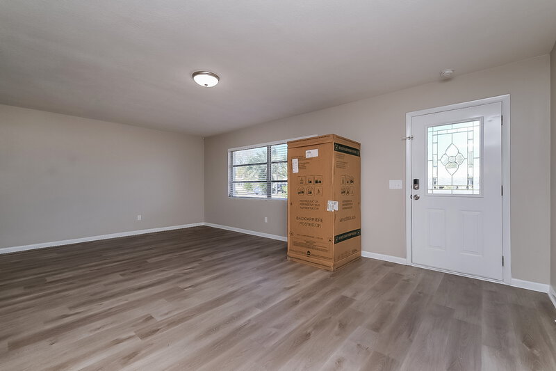 2,465/Mo, 339 Regina Dr S Largo, FL 33770 Living Room View
