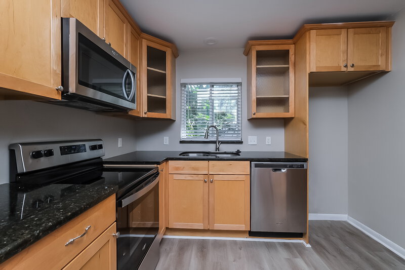 2,465/Mo, 339 Regina Dr S Largo, FL 33770 Kitchen View