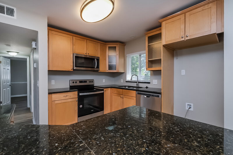 2,465/Mo, 339 Regina Dr S Largo, FL 33770 Kitchen View 2