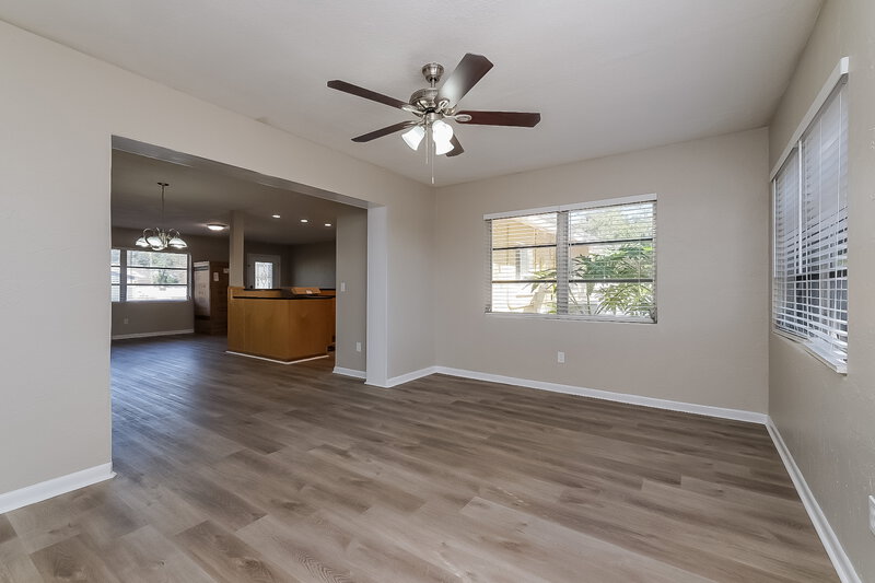 2,465/Mo, 339 Regina Dr S Largo, FL 33770 Family Room View 2
