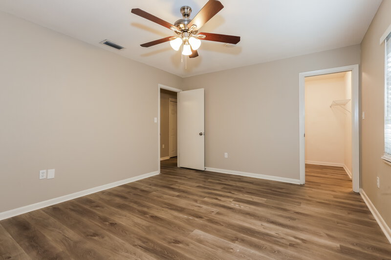 2,420/Mo, 1212 Hunt Ave Lakeland, FL 33801 Main Bedroom View 2