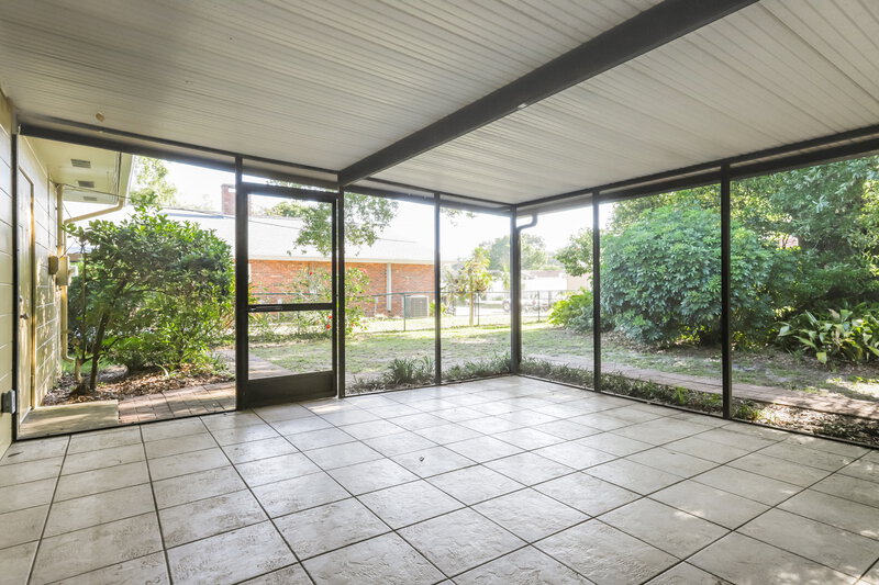 2,420/Mo, 1212 Hunt Ave Lakeland, FL 33801 Screen Porch View