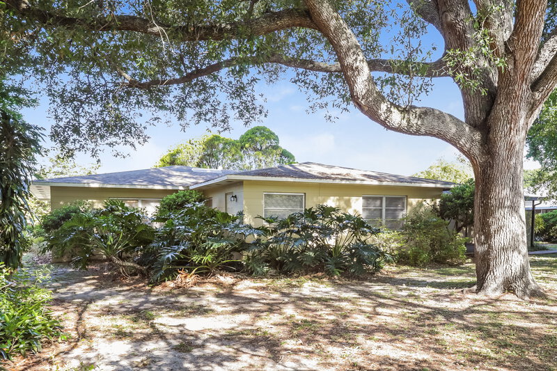 2,420/Mo, 1212 Hunt Ave Lakeland, FL 33801 Rear View