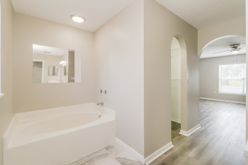 3,720/Mo, 11515 Linden Dr Spring Hill, FL 34608 Main Bathroom View 2