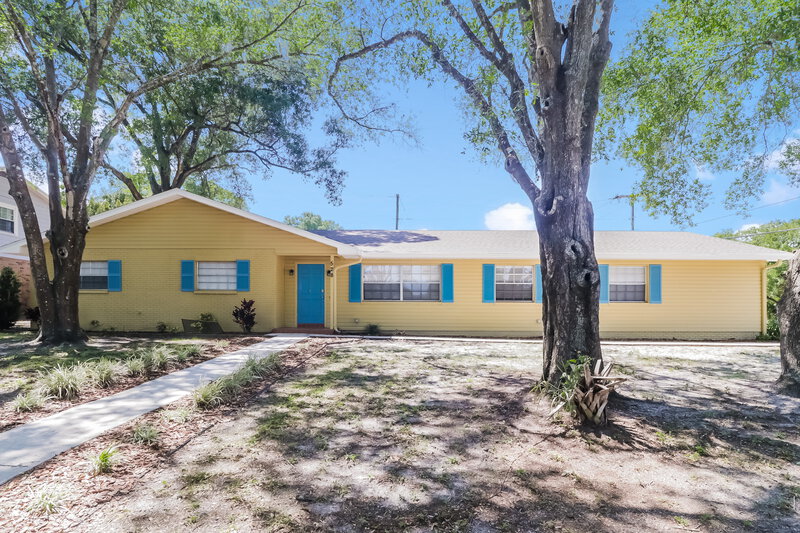 2,960/Mo, 528 Crestover Dr Temple Terrace, FL 33617 External View