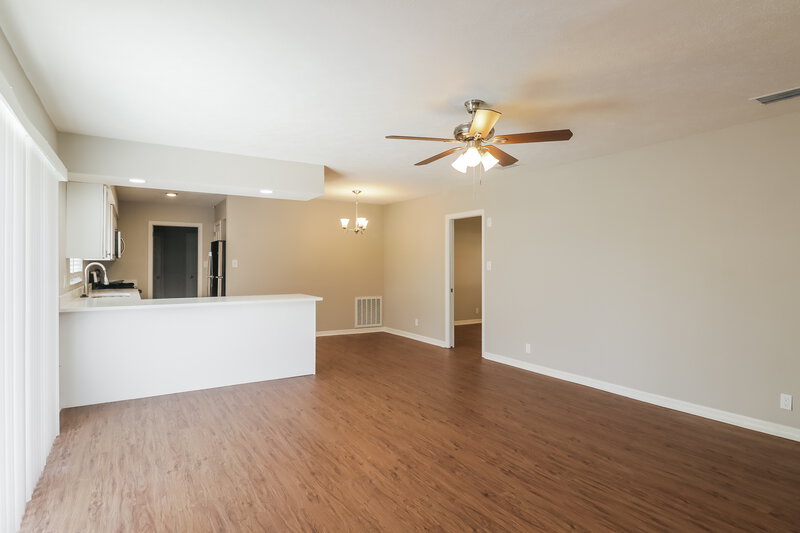 2,960/Mo, 528 Crestover Dr Temple Terrace, FL 33617 Family Room View