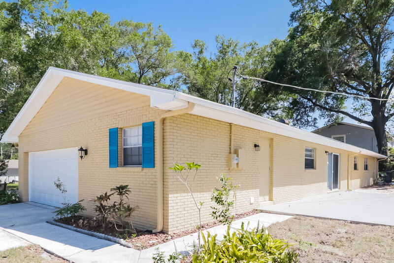 2,960/Mo, 528 Crestover Dr Temple Terrace, FL 33617 Rear View 2