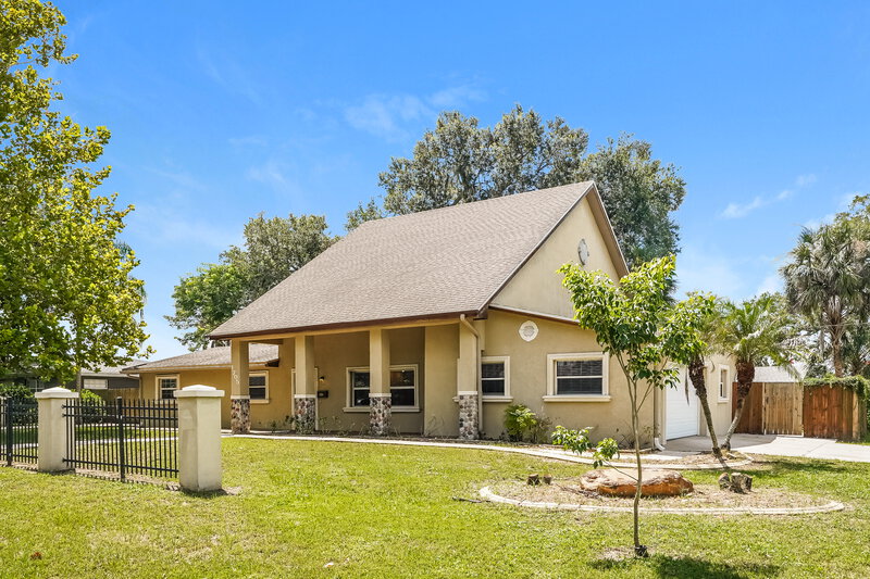 2,305/Mo, 1705 Athens Ct Lakeland, FL 33803 Front View