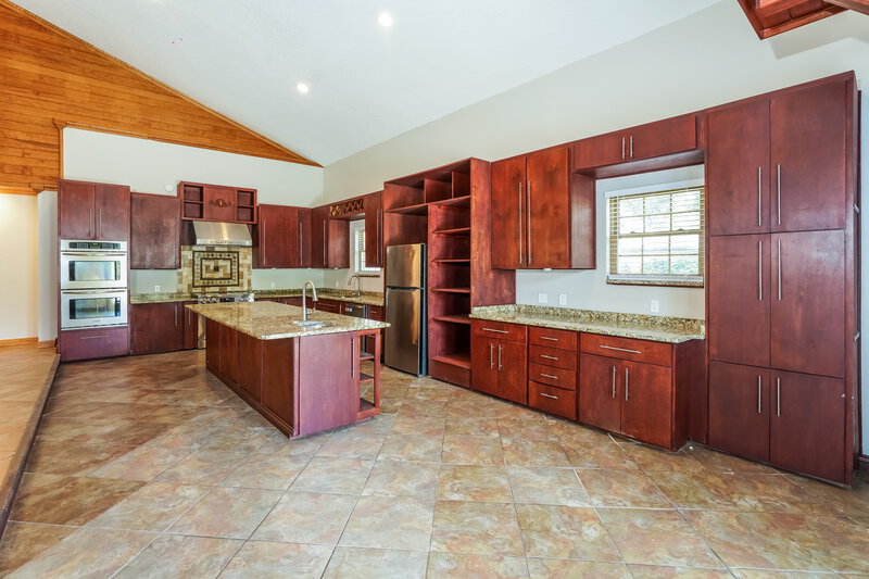 2,305/Mo, 1705 Athens Ct Lakeland, FL 33803 Kitchen View 2