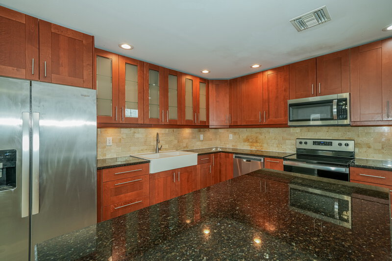 2,915/Mo, 6297 102nd Ter N Pinellas Park, FL 33782 Kitchen View 2
