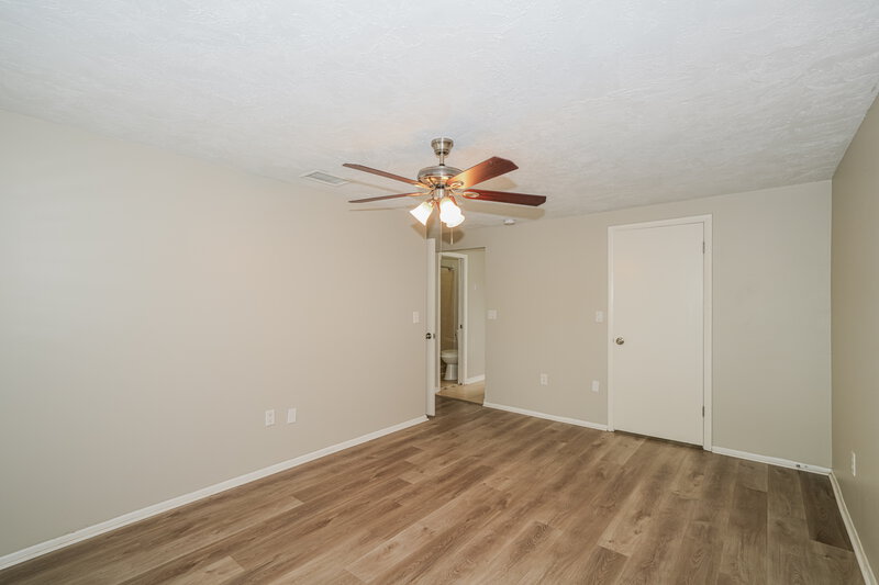 2,915/Mo, 6297 102nd Ter N Pinellas Park, FL 33782 Main Bedroom View 2