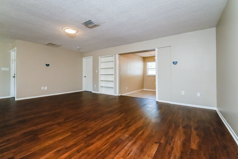 2,710/Mo, 712 Canterbury Rd Clearwater, FL 33764 Living Room View