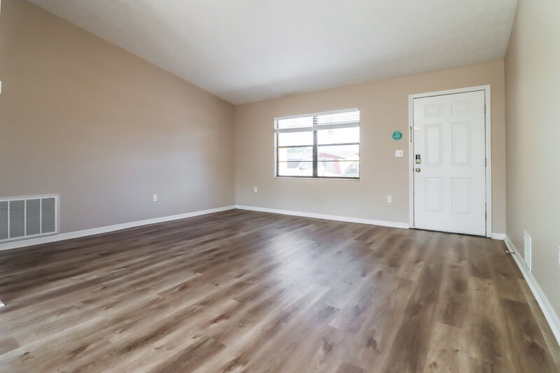 3,000/Mo, 6220 12th Ave New Port Richey, FL 34653 Living Room View 2