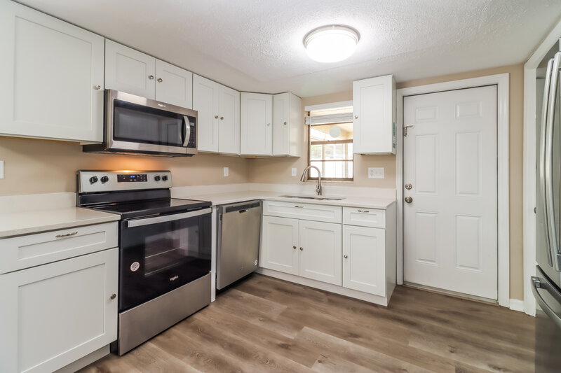 3,000/Mo, 6220 12th Ave New Port Richey, FL 34653 Kitchen View 2