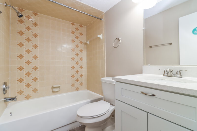 3,000/Mo, 6220 12th Ave New Port Richey, FL 34653 Bathroom View