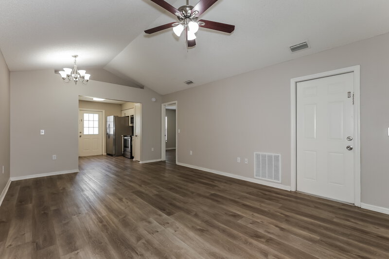 2,220/Mo, 8308 Hedgeway Pl Tampa, FL 33637 Living Room View 2