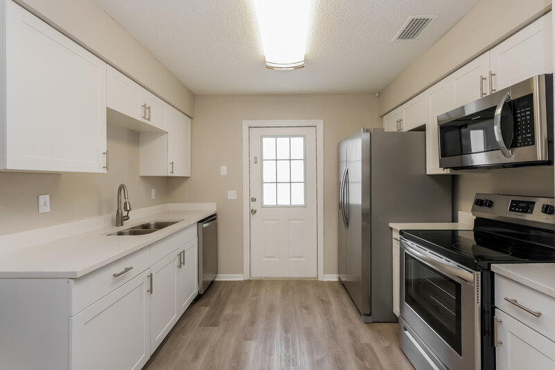 2,230/Mo, 8308 Hedgeway Pl Tampa, FL 33637 Kitchen View