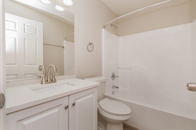 2,230/Mo, 8308 Hedgeway Pl Tampa, FL 33637 Bathroom View