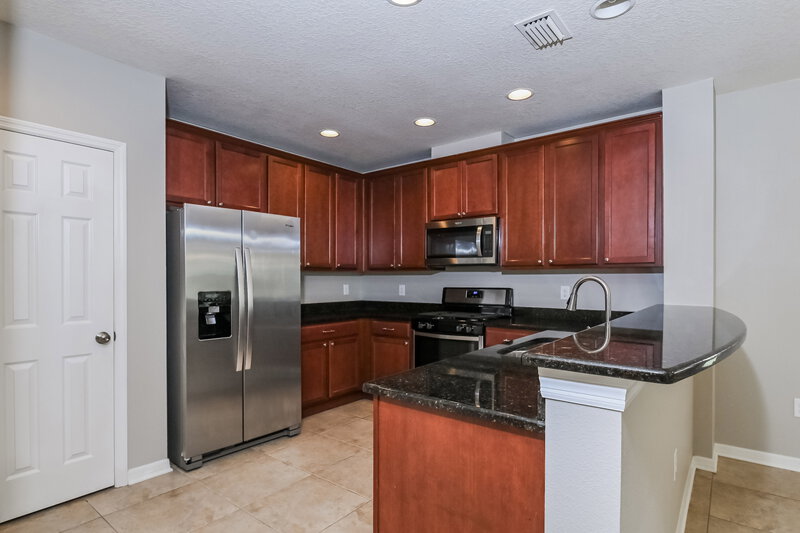 2,790/Mo, 16104 Palmettorun Cir Lithia, FL 33547 Kitchen View