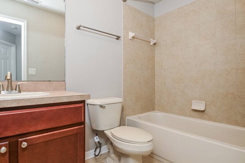 2,790/Mo, 16104 Palmettorun Cir Lithia, FL 33547 Bathroom View