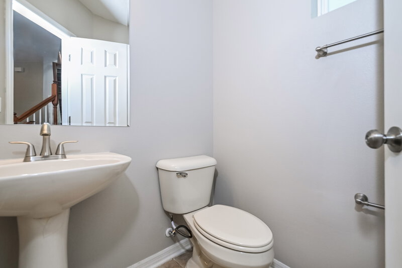 2,790/Mo, 16104 Palmettorun Cir Lithia, FL 33547 Bathroom View 3