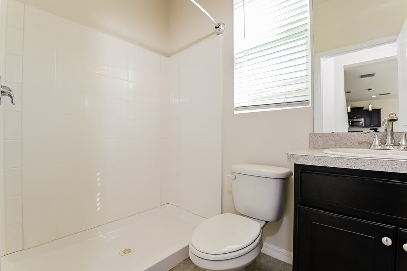 2,770/Mo, 5121 Jackel Chase Dr Wimauma, FL 33598 Bathroom View