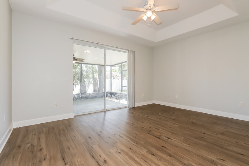 2,205/Mo, 5422 Oxford Manor Cir Lakeland, FL 33810 Main Bedroom View