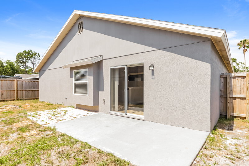 2,475/Mo, 22726 Sills Loop Land O Lakes, FL 34639 Rear View