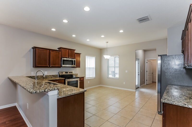 0/Mo, 13423 Lake Monroe Pl Riverview, FL 33579 Kitchen View
