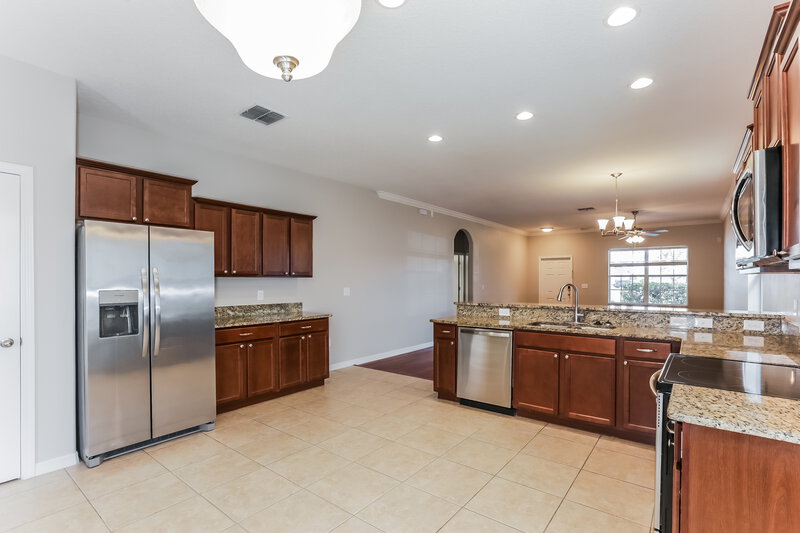 0/Mo, 13423 Lake Monroe Pl Riverview, FL 33579 Kitchen View 2