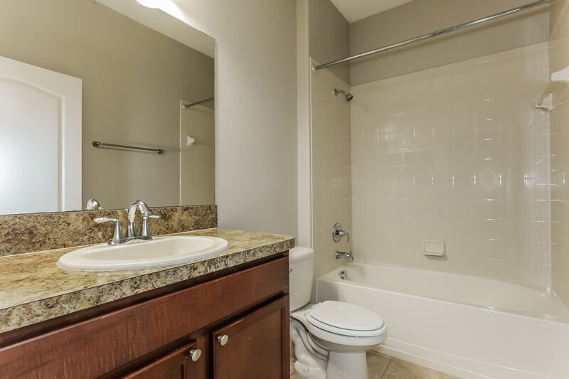 0/Mo, 13423 Lake Monroe Pl Riverview, FL 33579 Bathroom View