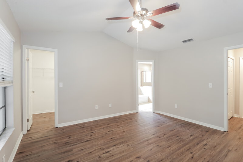 2,350/Mo, 9735 Fox Chapel Rd Tampa, FL 33647 Main Bedroom View 2