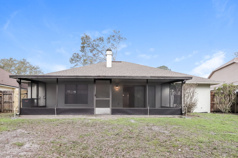 2,350/Mo, 9735 Fox Chapel Rd Tampa, FL 33647 Rear View