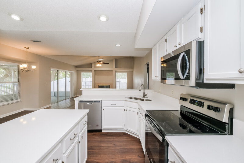 3,940/Mo, 10414 Ashley Oaks Dr Riverview, FL 33578 Kitchen View