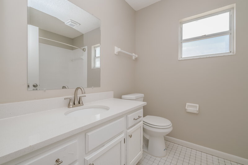 3,940/Mo, 10414 Ashley Oaks Dr Riverview, FL 33578 Main Bathroom View 2