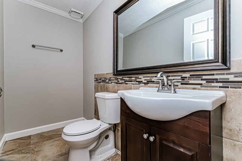 3,425/Mo, 13933 Oak Forest Blvd N Seminole, FL 33776 Bathroom View 2