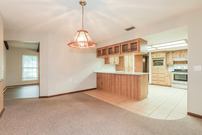 2,030/Mo, 7606 Mather Rd N Lakeland, FL 33810 Dining Room View 2