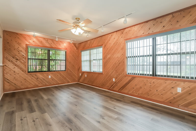 2,030/Mo, 7606 Mather Rd N Lakeland, FL 33810 Family Room View