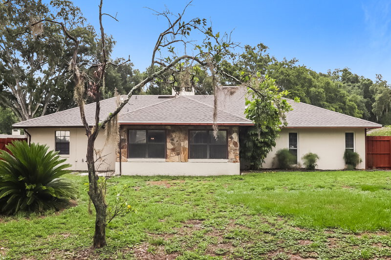 2,030/Mo, 7606 Mather Rd N Lakeland, FL 33810 Rear View