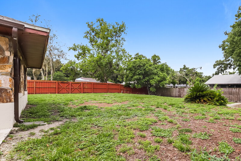 2,030/Mo, 7606 Mather Rd N Lakeland, FL 33810 Rear View 2