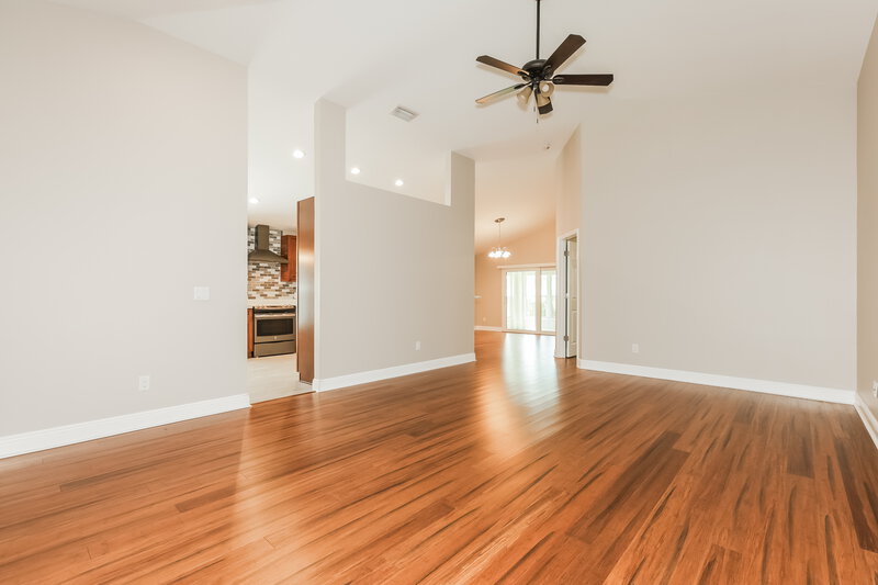 2,470/Mo, 2936 Minuteman Ln Brandon, FL 33511 Living Room View 2