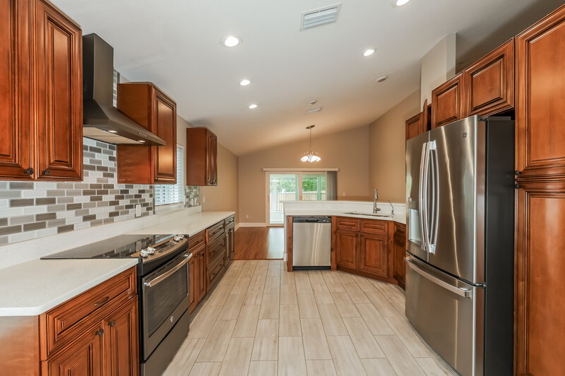 2,470/Mo, 2936 Minuteman Ln Brandon, FL 33511 Kitchen View