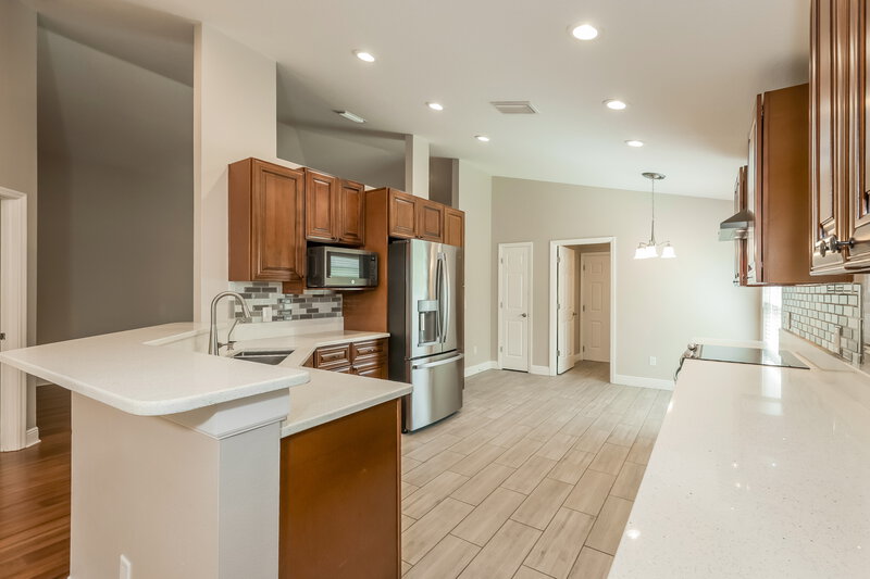 2,470/Mo, 2936 Minuteman Ln Brandon, FL 33511 Kitchen View 2