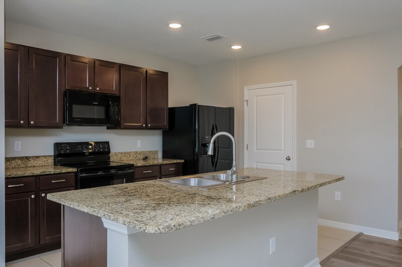 2,525/Mo, 14133 Arbor Pines Dr Riverview, FL 33579 Kitchen View 2