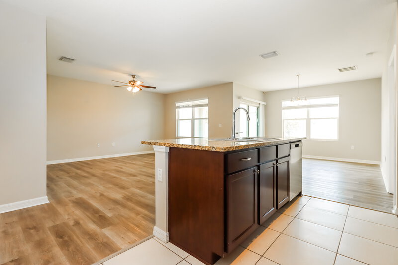 2,310/Mo, 14133 Arbor Pines Dr Riverview, FL 33579 Kitchen View 3