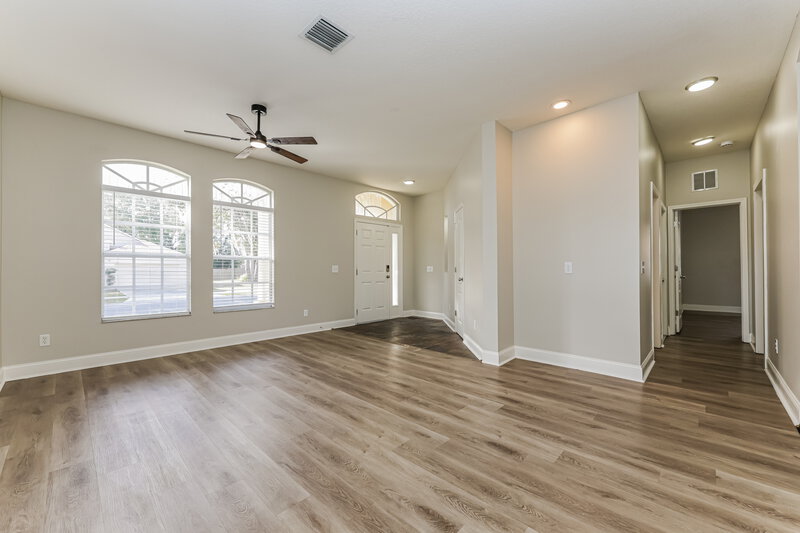 2,305/Mo, 1602 Cason Wood Ct Plant City, FL 33563 Living Room View 2