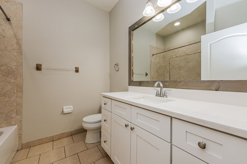2,305/Mo, 1602 Cason Wood Ct Plant City, FL 33563 Bathroom View