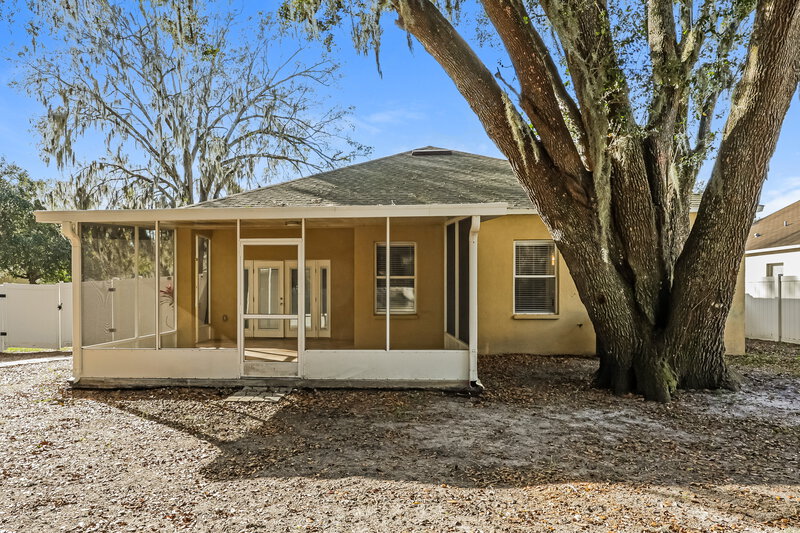 2,305/Mo, 1602 Cason Wood Ct Plant City, FL 33563 Rear View